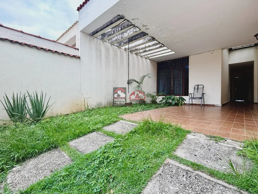 Foto 1 de Casa com 3 Quartos à venda, 178m² em Parque São Domingos, Pindamonhangaba