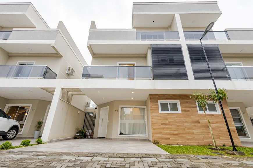 Foto 1 de Casa de Condomínio com 3 Quartos à venda, 166m² em Uberaba, Curitiba