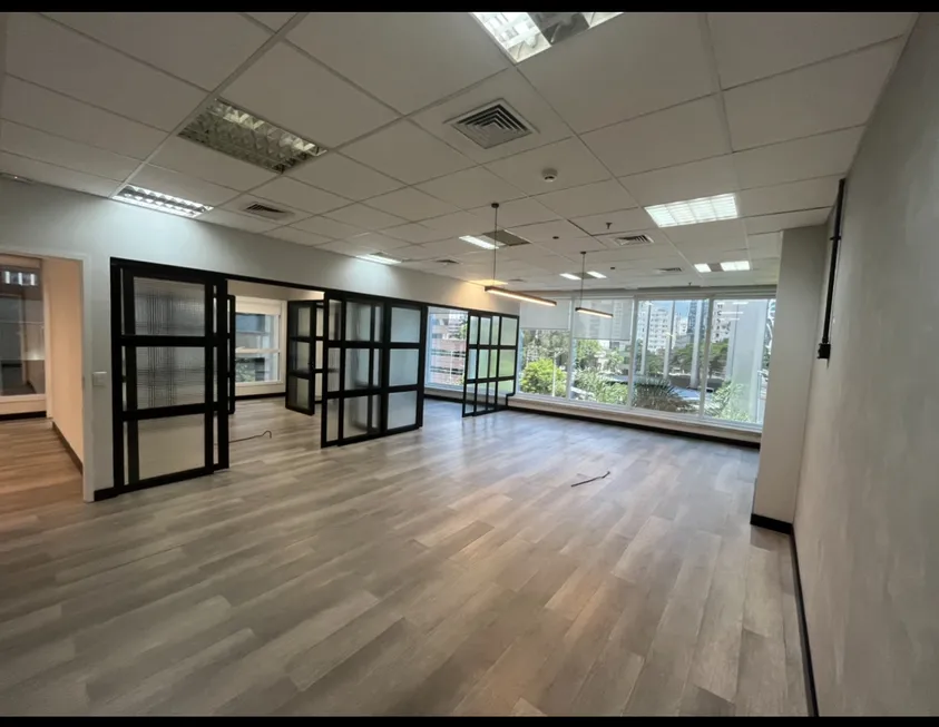 Foto 1 de Sala Comercial para alugar, 252m² em Vila Olímpia, São Paulo