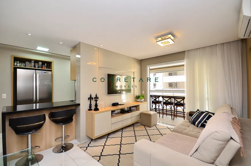 Foto 1 de Apartamento com 3 Quartos à venda, 90m² em Champagnat, Curitiba