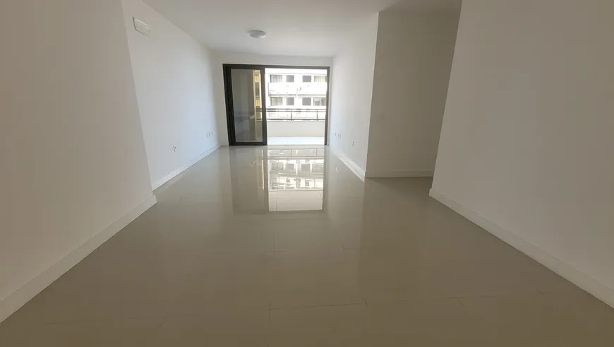 Foto 1 de Apartamento com 4 Quartos à venda, 125m² em Barra da Tijuca, Rio de Janeiro