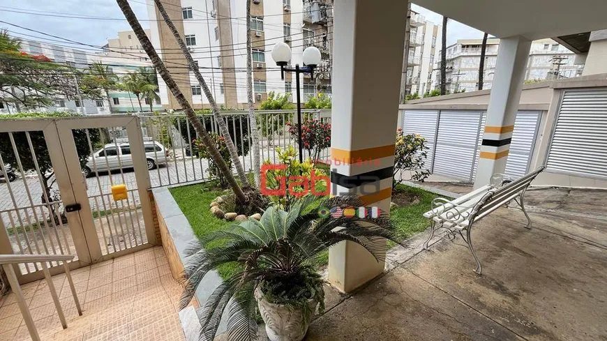 Foto 1 de Apartamento com 2 Quartos à venda, 117m² em Algodoal, Cabo Frio