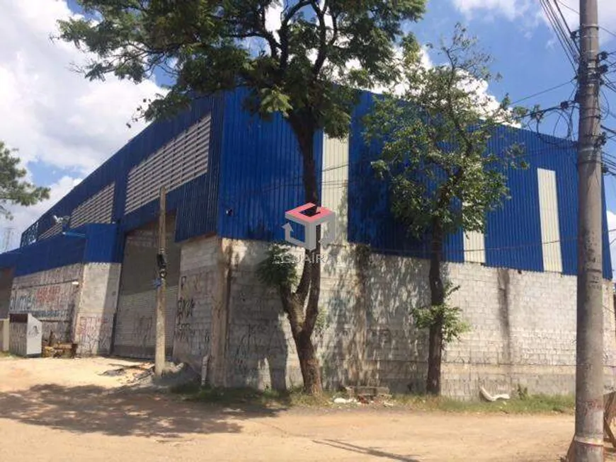 Foto 1 de Galpão/Depósito/Armazém à venda, 600m² em Vila Homero Thon, Santo André