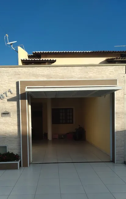 Foto 1 de Casa com 2 Quartos à venda, 68m² em Prefeito José Walter, Fortaleza