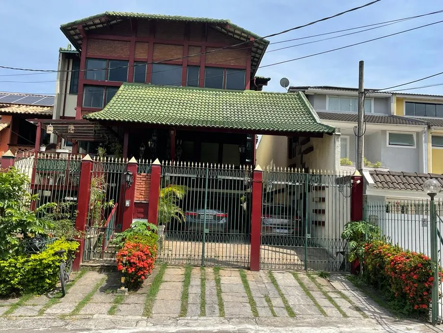 Foto 1 de Casa de Condomínio com 4 Quartos à venda, 542m² em Freguesia- Jacarepaguá, Rio de Janeiro