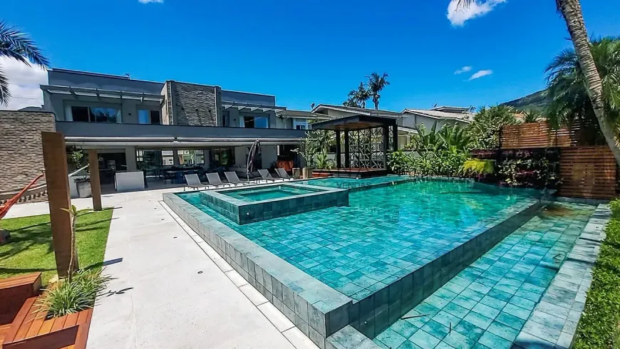 Foto 1 de Casa de Condomínio com 7 Quartos à venda, 530m² em Tabatinga, Caraguatatuba