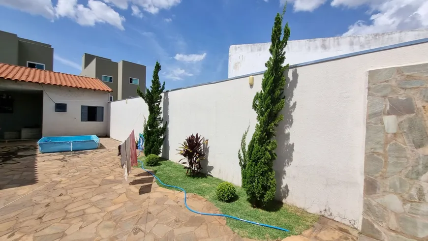 Foto 1 de Casa com 3 Quartos à venda, 130m² em Planalto, Uberlândia