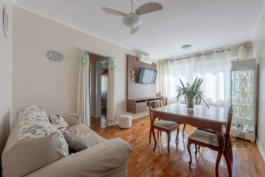 Foto 1 de Apartamento com 2 Quartos à venda, 75m² em Jardim do Salso, Porto Alegre