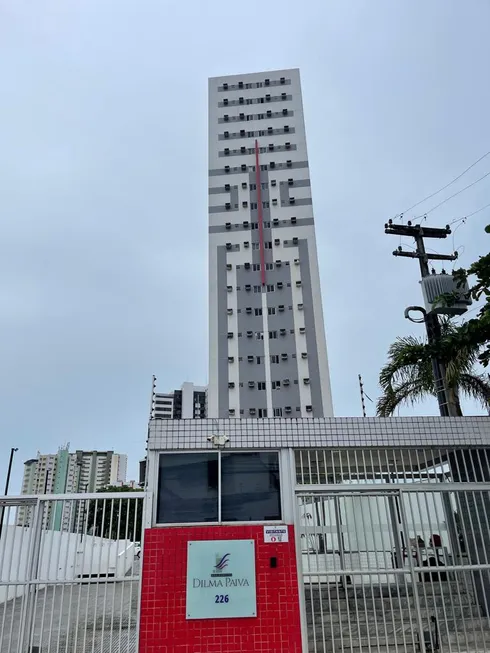 Foto 1 de Apartamento com 2 Quartos à venda, 52m² em Farol, Maceió