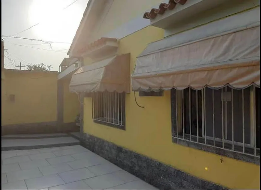 Foto 1 de Casa com 4 Quartos à venda, 180m² em Bangu, Rio de Janeiro