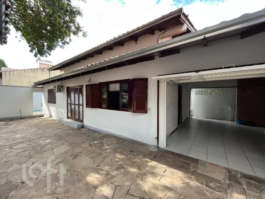 Foto 1 de Casa com 2 Quartos à venda, 110m² em Nossa Senhora das Graças, Canoas