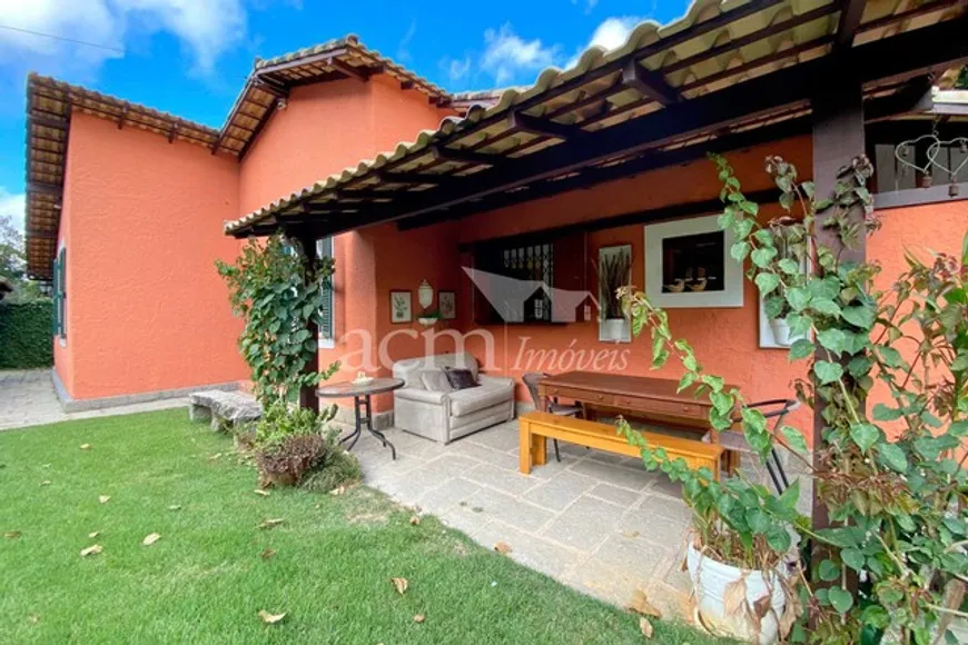 Foto 1 de Casa com 4 Quartos para venda ou aluguel, 5000m² em Araras, Petrópolis
