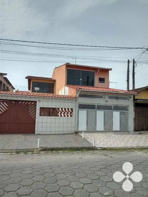 Foto 1 de Sobrado com 4 Quartos à venda, 160m² em Agenor de Campos, Mongaguá