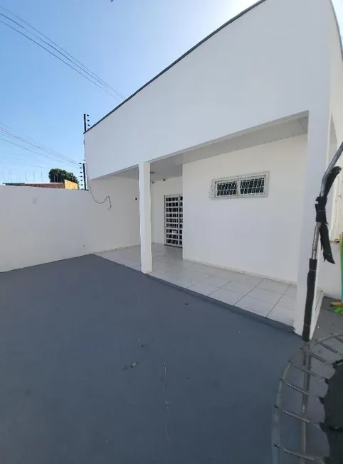 Foto 1 de Casa com 4 Quartos à venda, 241m² em Vale Quem Tem, Teresina