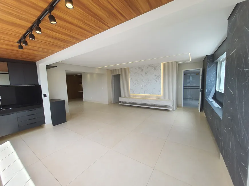 Foto 1 de Apartamento com 3 Quartos para alugar, 152m² em Catole, Campina Grande