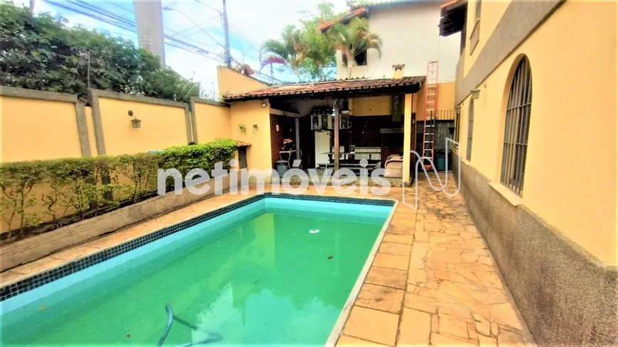 Foto 1 de Casa com 5 Quartos à venda, 285m² em Ouro Preto, Belo Horizonte