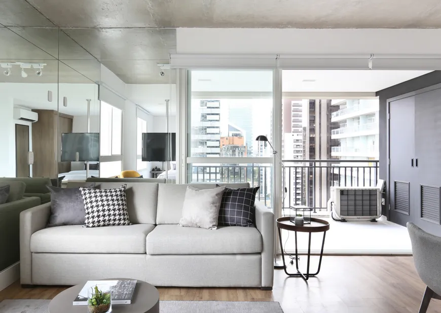 Foto 1 de Apartamento com 1 Quarto para venda ou aluguel, 63m² em Cidade Monções, São Paulo