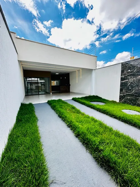 Foto 1 de Casa com 3 Quartos à venda, 189m² em Jardim Helvécia, Aparecida de Goiânia