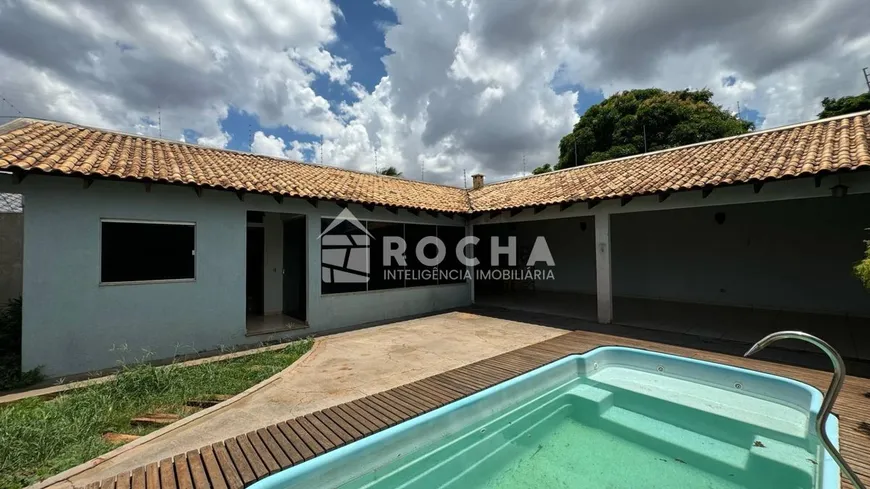 Foto 1 de Casa com 4 Quartos à venda, 180m² em Jardim Colibri, Campo Grande