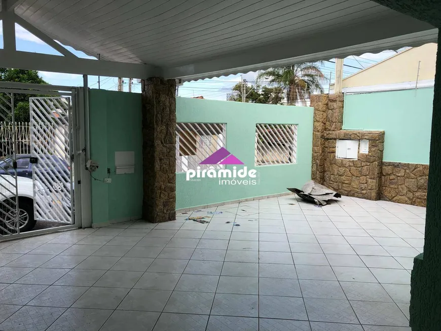 Foto 1 de Casa com 3 Quartos à venda, 195m² em Vila Tatetuba, São José dos Campos