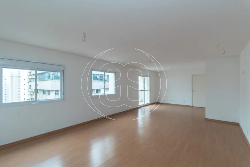 Foto 1 de Apartamento com 3 Quartos à venda, 143m² em Moema, São Paulo