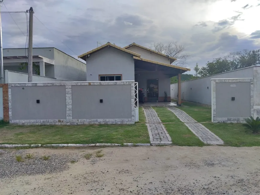 Foto 1 de Fazenda/Sítio com 1 Quarto à venda, 240m² em Papucaia, Cachoeiras de Macacu