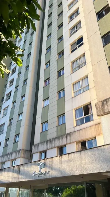 Foto 1 de Apartamento com 3 Quartos à venda, 58m² em Champagnat, Londrina