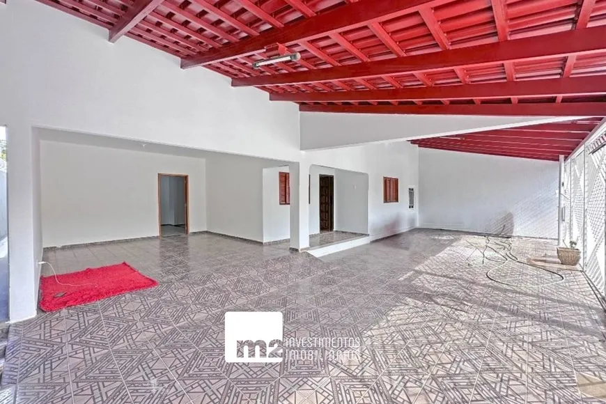 Foto 1 de Casa com 3 Quartos à venda, 374m² em Parque Amazônia, Goiânia