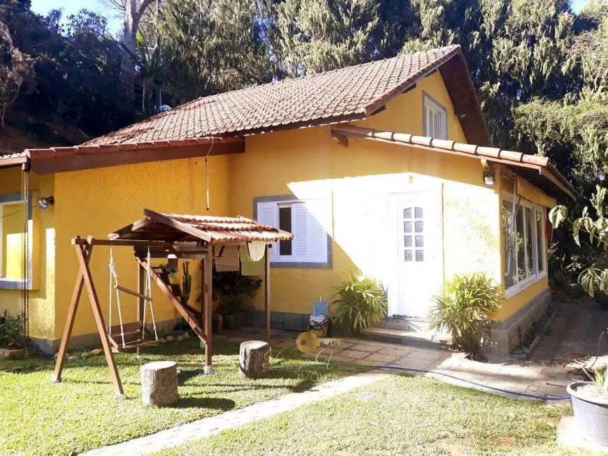 Foto 1 de Casa com 3 Quartos à venda, 196m² em Golfe, Teresópolis