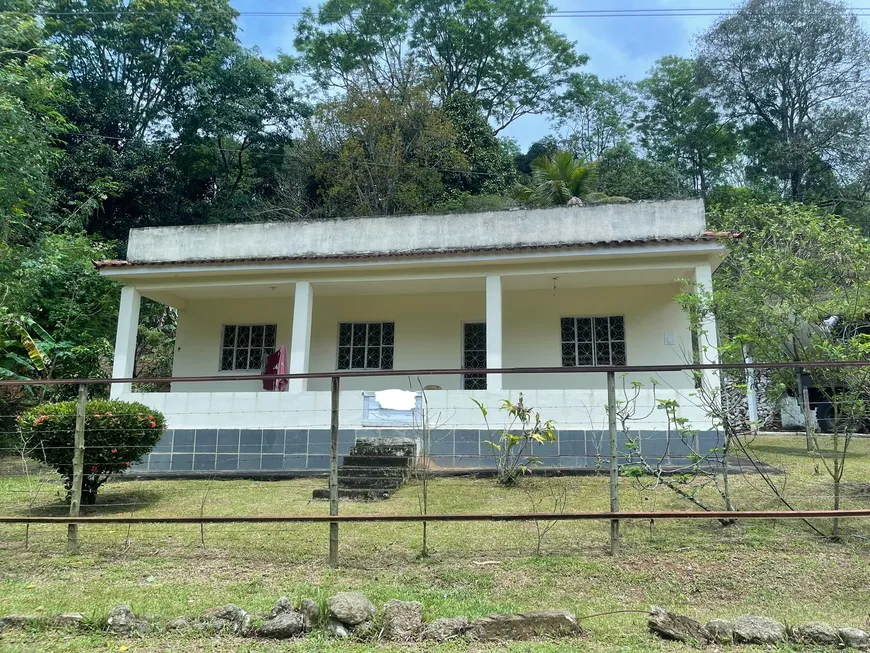 Foto 1 de Fazenda/Sítio com 2 Quartos à venda, 3000m² em Papucaia, Cachoeiras de Macacu