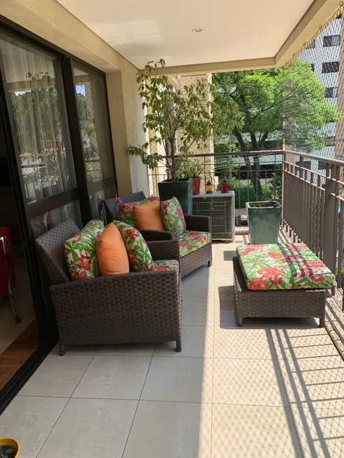 Foto 1 de Apartamento com 3 Quartos à venda, 192m² em Real Parque, São Paulo