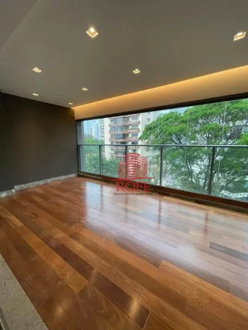 Foto 1 de Apartamento com 3 Quartos para venda ou aluguel, 157m² em Moema, São Paulo