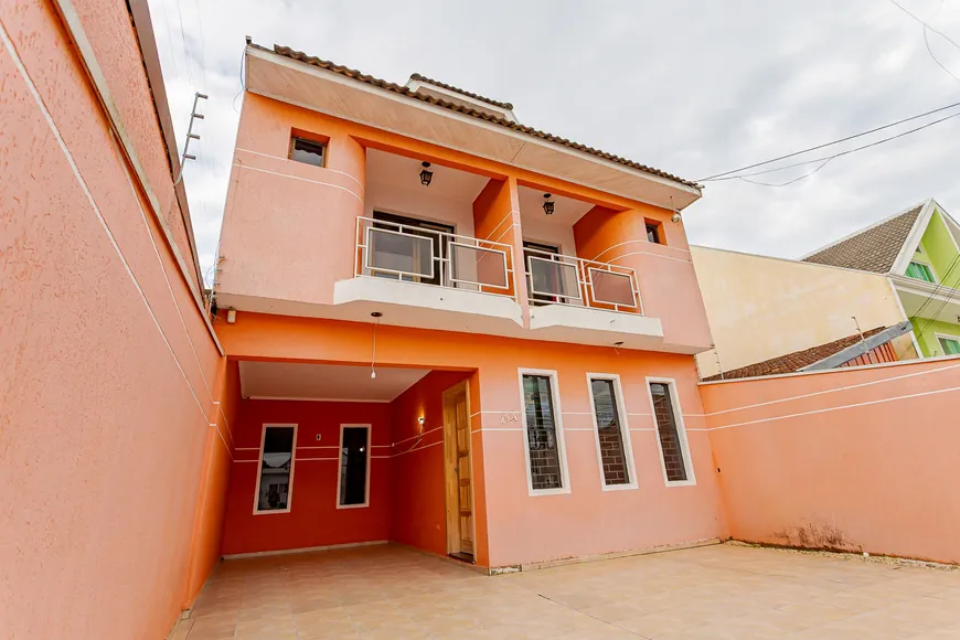 Foto 1 de Sobrado com 4 Quartos à venda, 200m² em Jardim das Américas, Curitiba