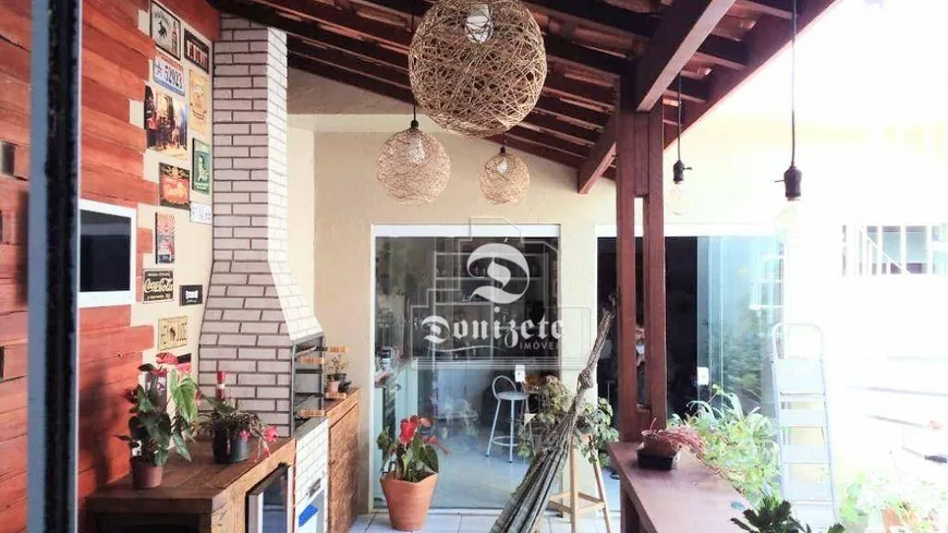 Foto 1 de Sobrado com 3 Quartos à venda, 200m² em Vila Assuncao, Santo André