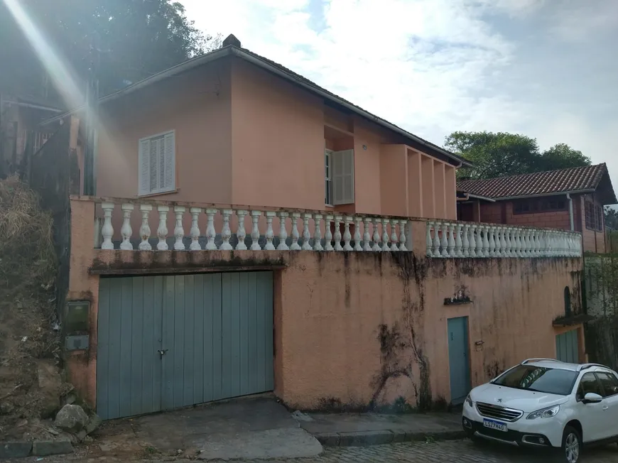 Foto 1 de Casa com 5 Quartos à venda, 148m² em Independência, Petrópolis