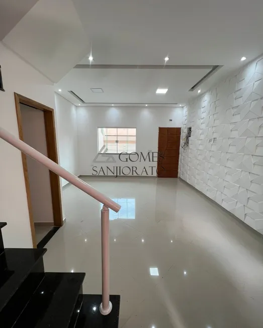 Foto 1 de Sobrado com 2 Quartos à venda, 115m² em Santa Terezinha, Santo André