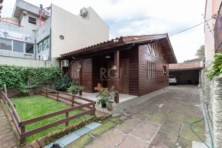 Foto 1 de Casa com 2 Quartos à venda, 54m² em Cristal, Porto Alegre