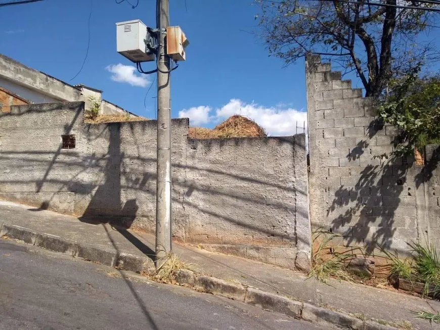 Foto 1 de Lote/Terreno à venda, 360m² em Ouro Preto, Belo Horizonte