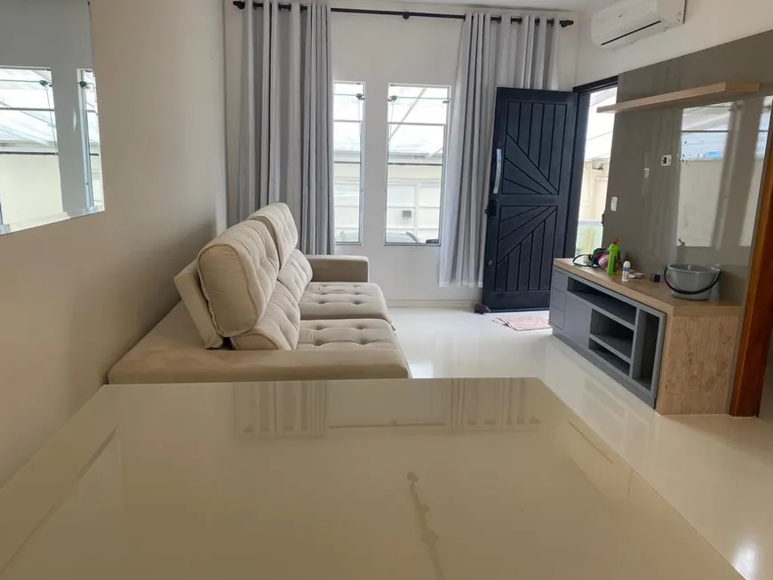 Foto 1 de Casa com 2 Quartos para alugar, 160m² em Residencial Algarve, Mogi das Cruzes