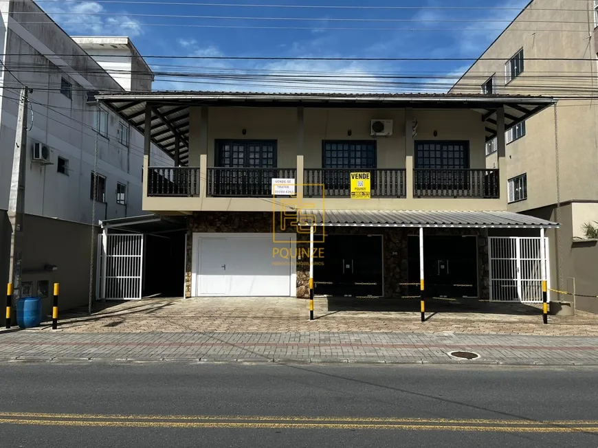 Foto 1 de Casa com 6 Quartos à venda, 500m² em Tapajos, Indaial