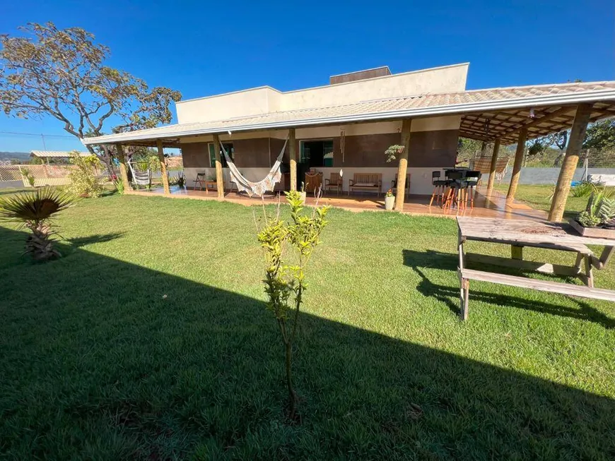 Foto 1 de Fazenda/Sítio com 3 Quartos à venda, 1000m² em Centro, Itatiaiuçu