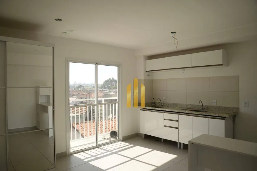 Foto 1 de Apartamento com 1 Quarto para alugar, 28m² em Vila Nilo, São Paulo