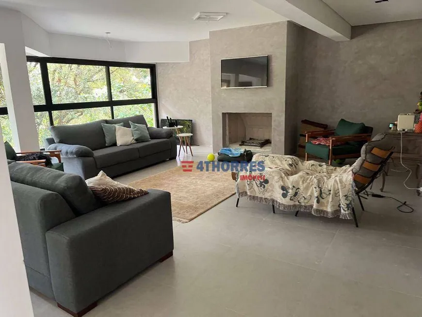 Foto 1 de Casa de Condomínio com 4 Quartos para venda ou aluguel, 750m² em Granja Viana, Cotia