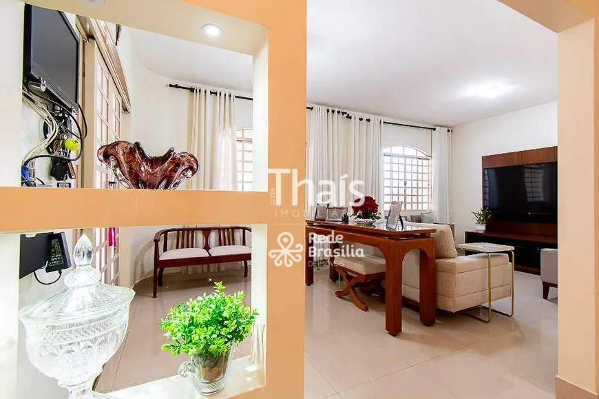 Foto 1 de Casa com 4 Quartos à venda, 300m² em Taguatinga Norte, Brasília