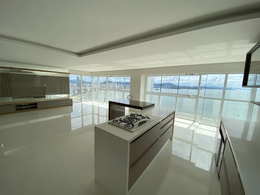 Foto 1 de Apartamento com 4 Quartos à venda, 237m² em Barra Sul, Balneário Camboriú