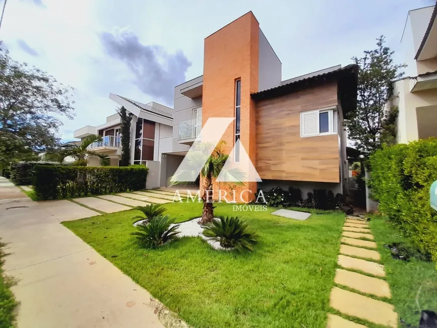 Foto 1 de Casa de Condomínio com 4 Quartos à venda, 320m² em Condomínio Belvedere, Cuiabá