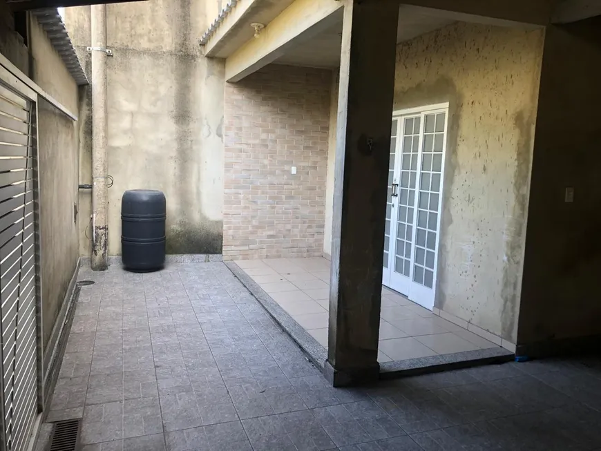 Foto 1 de Casa com 4 Quartos para alugar, 192m² em Campo Grande, Rio de Janeiro