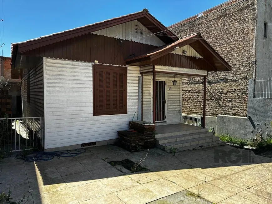 Foto 1 de Casa com 2 Quartos à venda, 145m² em Cavalhada, Porto Alegre