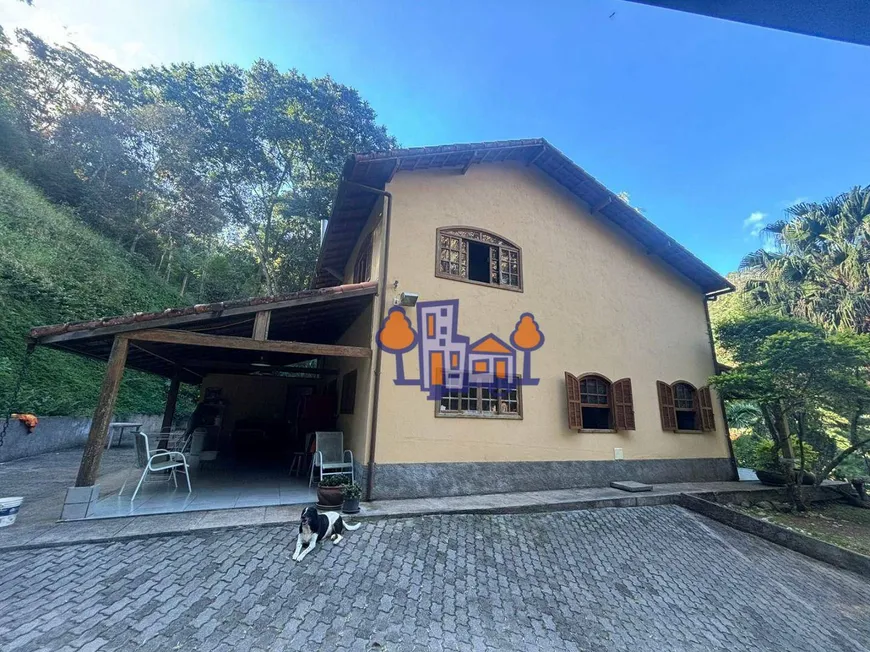 Foto 1 de Fazenda/Sítio com 4 Quartos à venda, 220m² em Córrego Dantas, Nova Friburgo