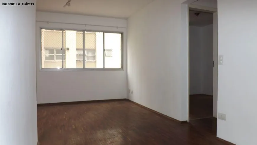 Foto 1 de Apartamento com 3 Quartos à venda, 75m² em Moema, São Paulo